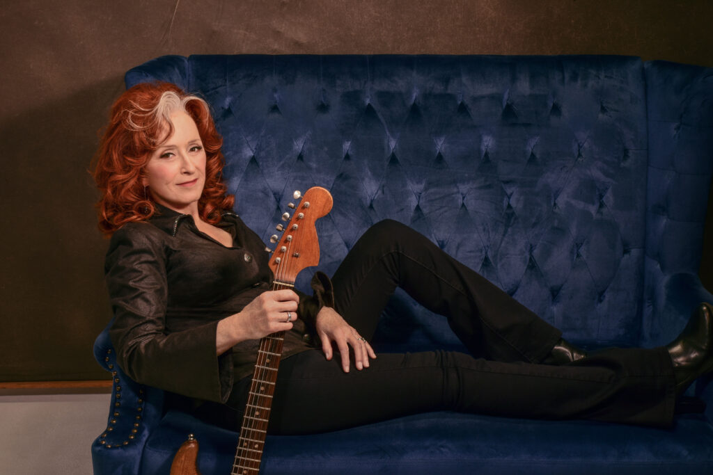 9089 Blue Couch Bonnie Raitt