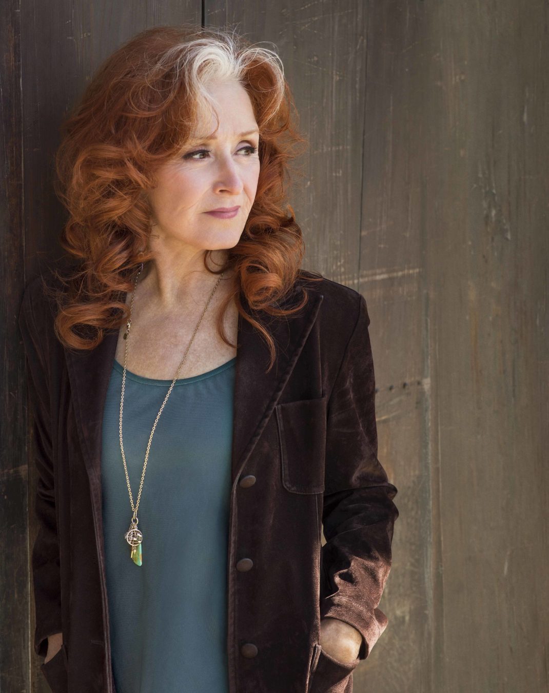 Bonnieraitt Coverfull (photo By Ken Friedman) 1 Mb